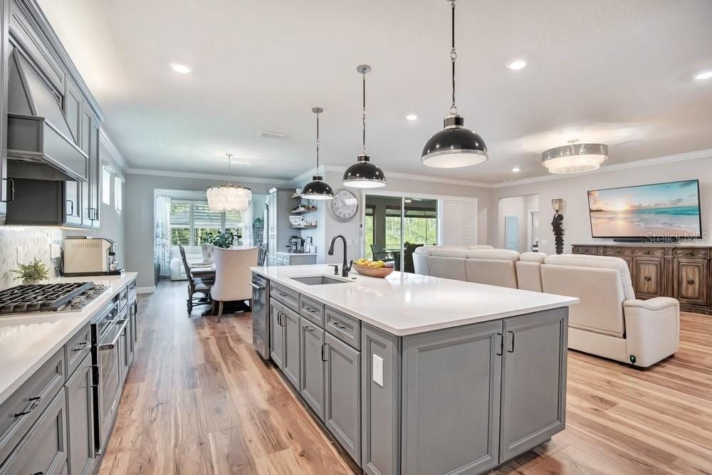 For Sale: $1,050,000 (4 beds, 4 baths, 3559 Square Feet)