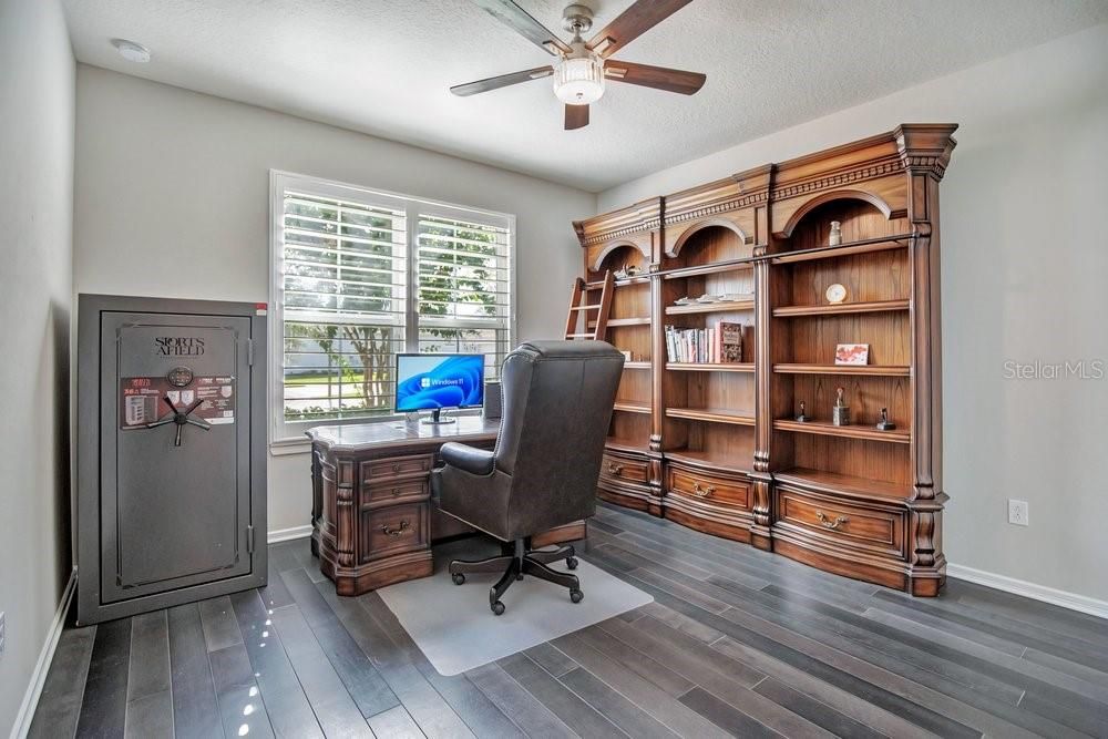 For Sale: $1,050,000 (4 beds, 4 baths, 3559 Square Feet)