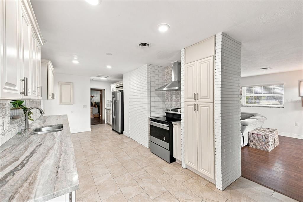 Active With Contract: $334,900 (4 beds, 2 baths, 2266 Square Feet)