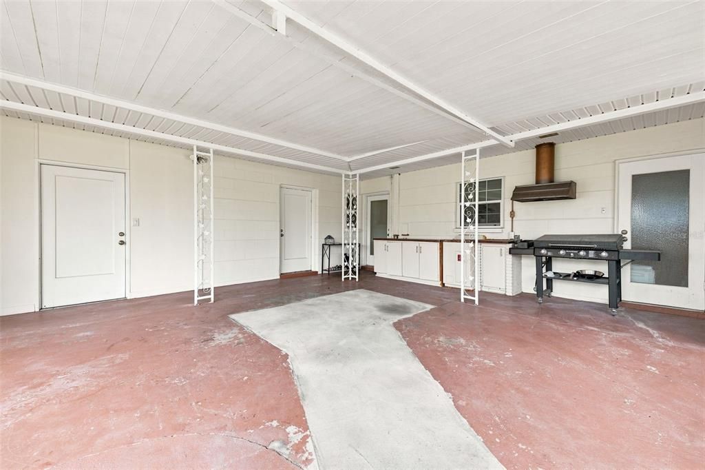 Active With Contract: $334,900 (4 beds, 2 baths, 2266 Square Feet)