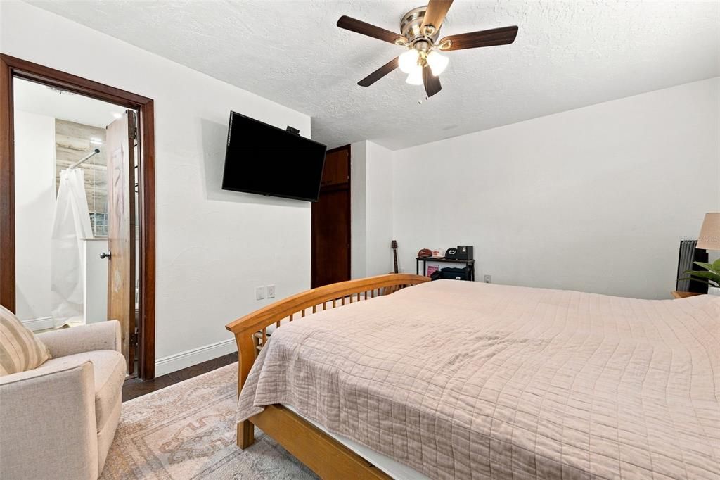 Active With Contract: $334,900 (4 beds, 2 baths, 2266 Square Feet)