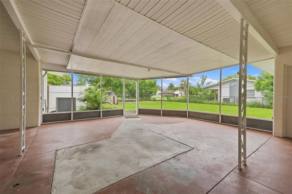 Active With Contract: $334,900 (4 beds, 2 baths, 2266 Square Feet)