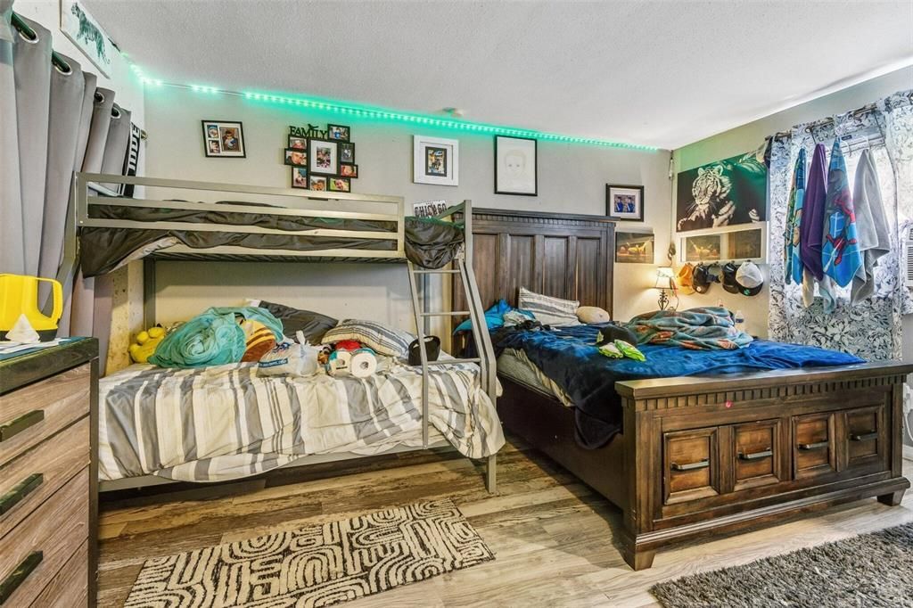 En Venta: $725,000 (0 camas, 0 baños, 3700 Pies cuadrados)