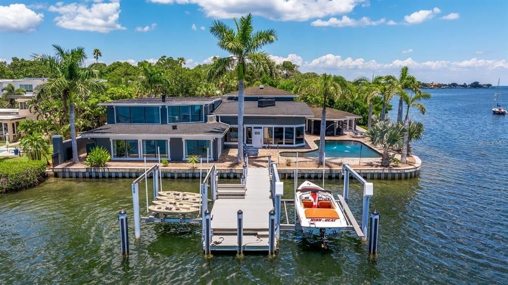 For Sale: $3,250,000 (7 beds, 6 baths, 7269 Square Feet)