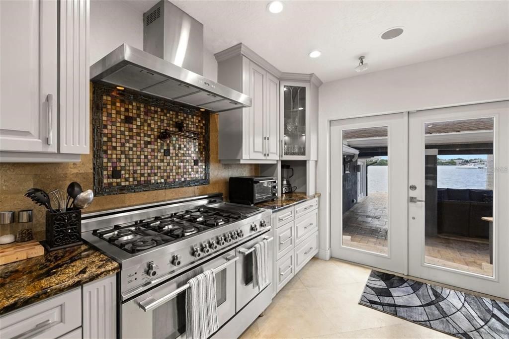 For Sale: $3,250,000 (7 beds, 6 baths, 7269 Square Feet)