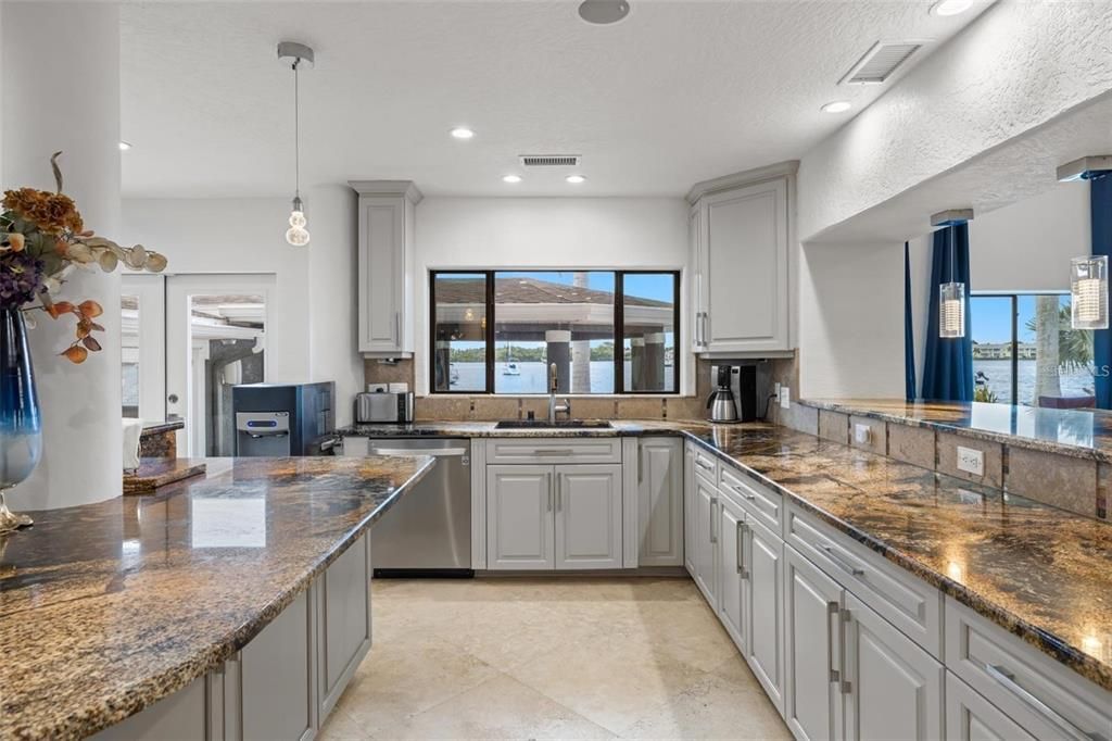 For Sale: $3,250,000 (7 beds, 6 baths, 7269 Square Feet)
