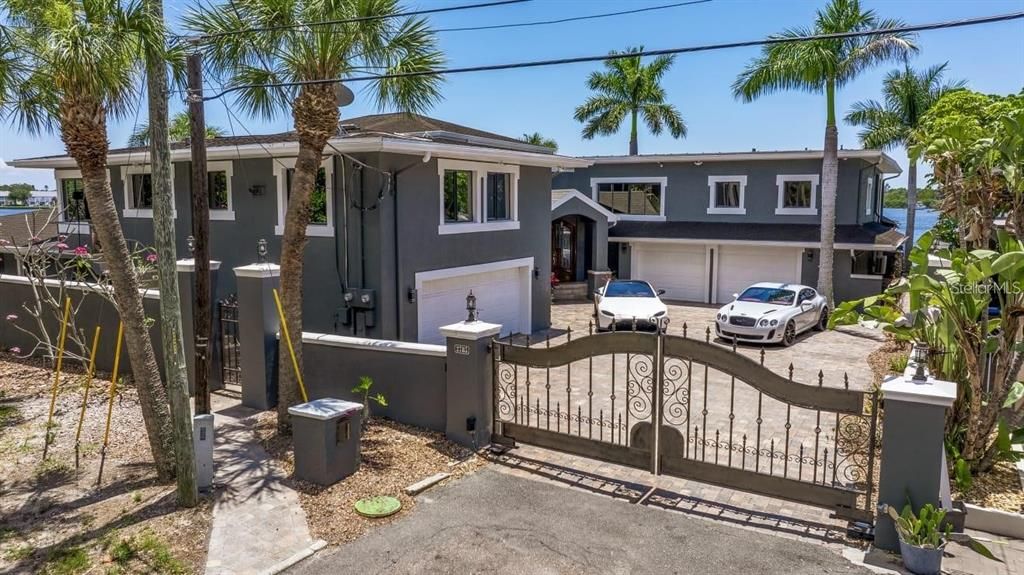 For Sale: $3,250,000 (7 beds, 6 baths, 7269 Square Feet)