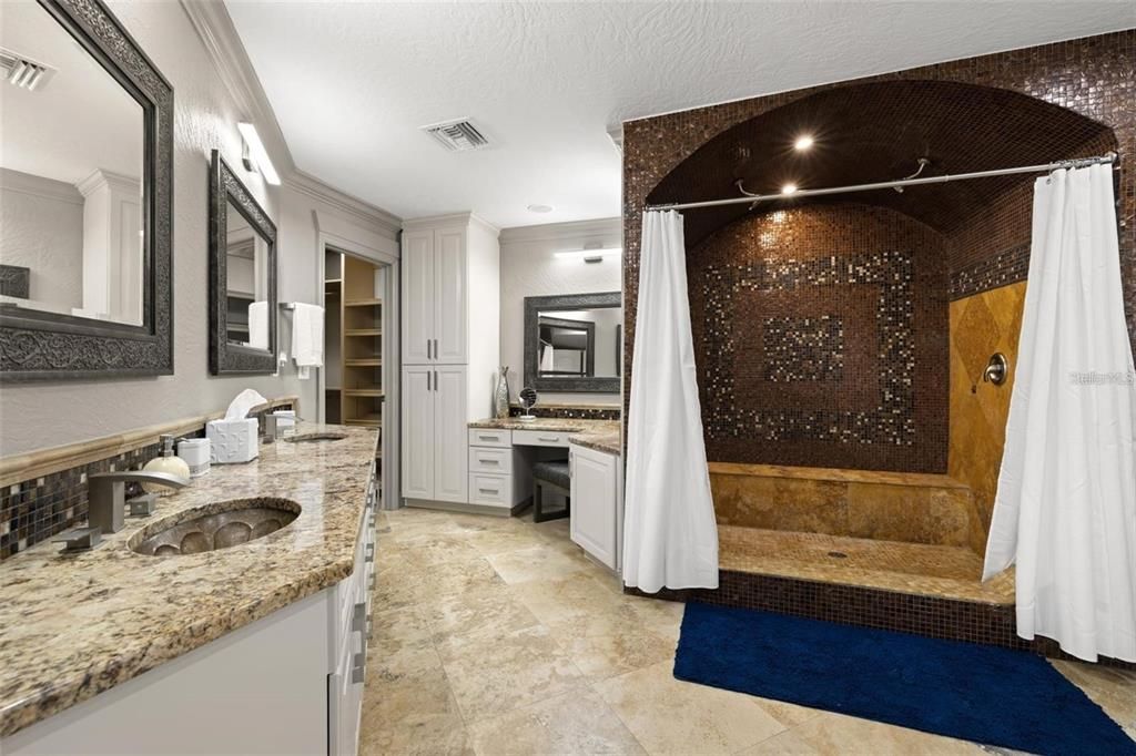 For Sale: $3,250,000 (7 beds, 6 baths, 7269 Square Feet)