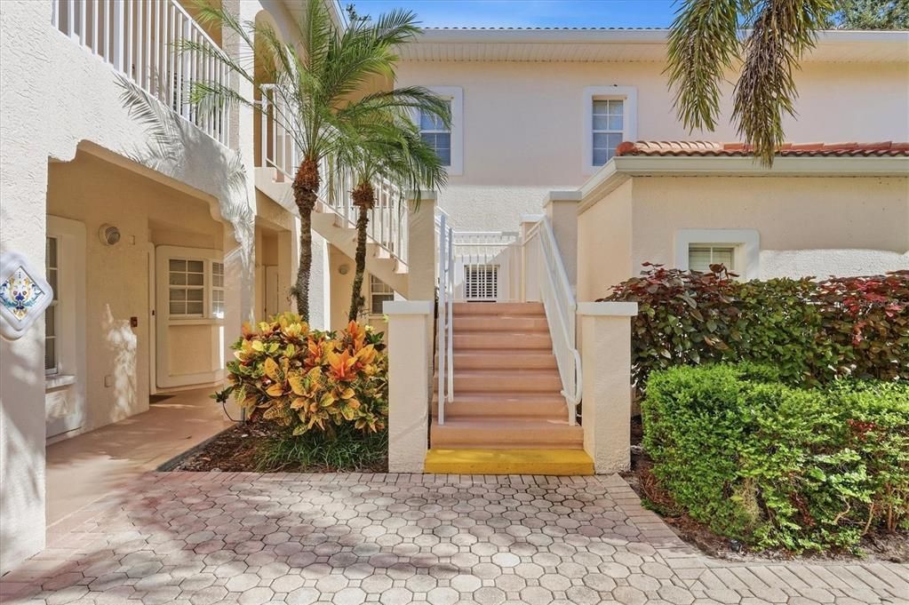 En Venta: $274,000 (2 camas, 2 baños, 957 Pies cuadrados)