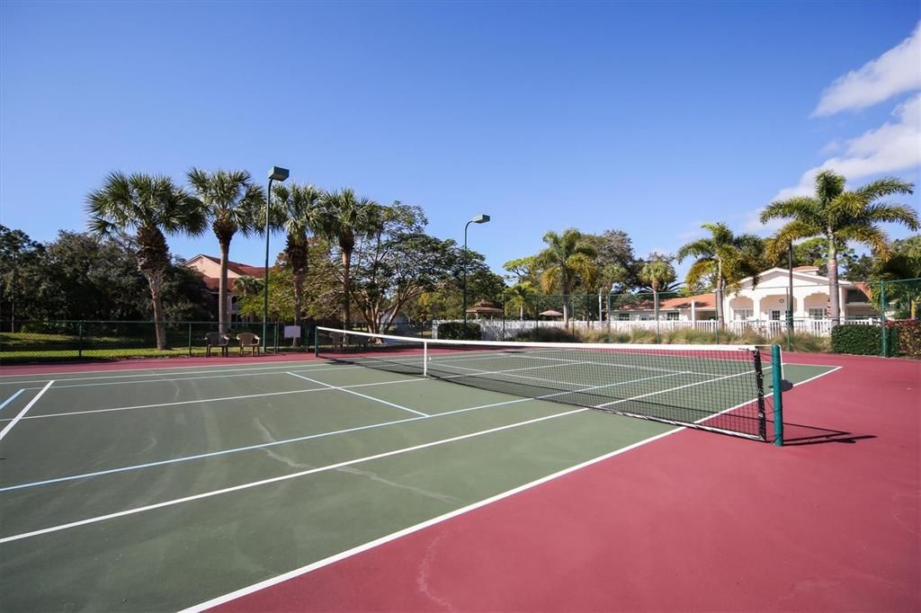 En Venta: $274,000 (2 camas, 2 baños, 957 Pies cuadrados)