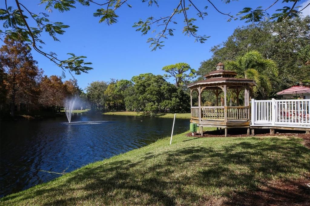 En Venta: $274,000 (2 camas, 2 baños, 957 Pies cuadrados)