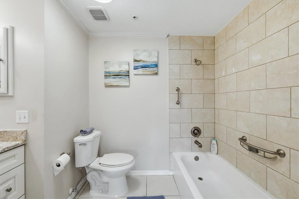 En Venta: $274,000 (2 camas, 2 baños, 957 Pies cuadrados)
