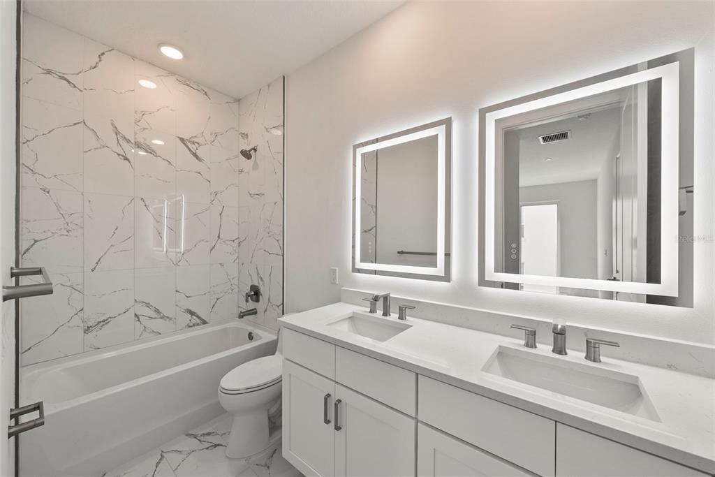 For Sale: $975,000 (3 beds, 3 baths, 1650 Square Feet)