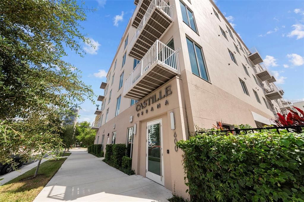 For Sale: $975,000 (3 beds, 3 baths, 1650 Square Feet)