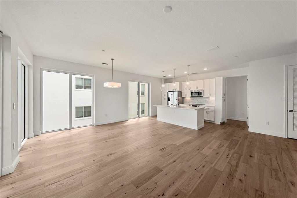 For Sale: $975,000 (3 beds, 3 baths, 1650 Square Feet)