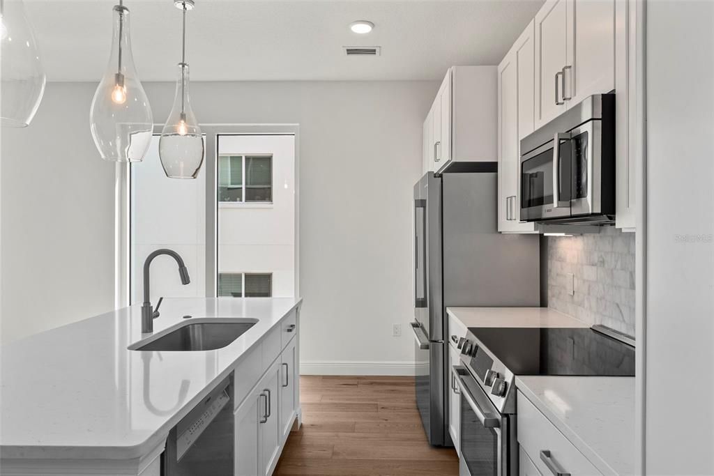 For Sale: $975,000 (3 beds, 3 baths, 1650 Square Feet)