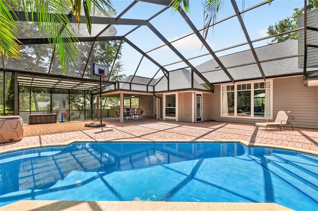 En Venta: $625,000 (4 camas, 2 baños, 2191 Pies cuadrados)