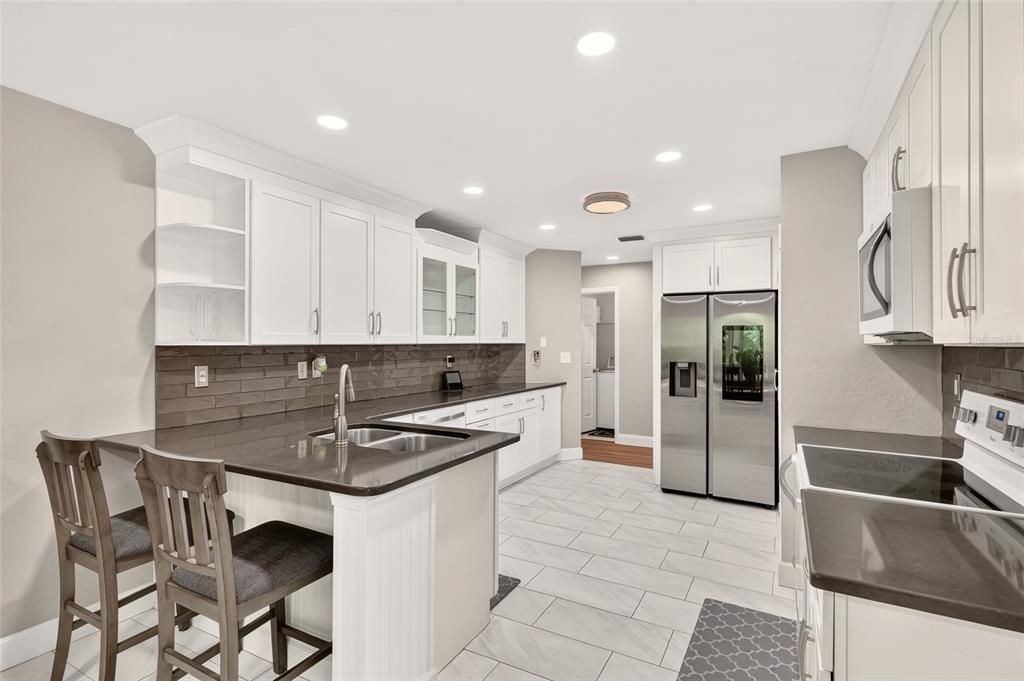 En Venta: $625,000 (4 camas, 2 baños, 2191 Pies cuadrados)