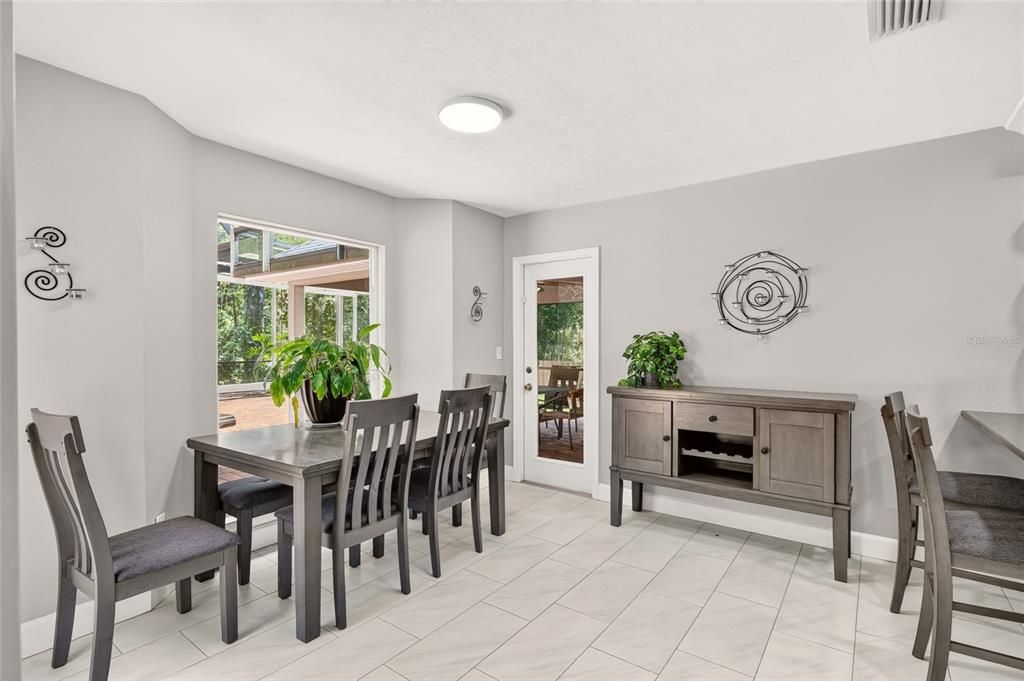 En Venta: $625,000 (4 camas, 2 baños, 2191 Pies cuadrados)
