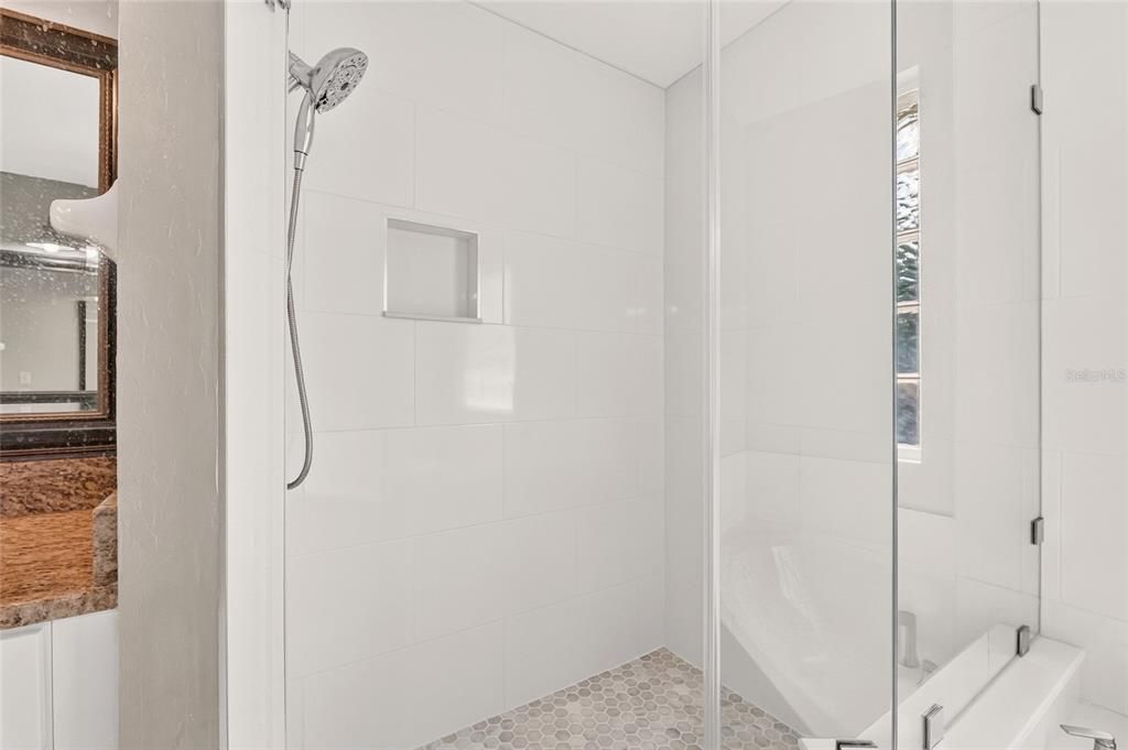 En Venta: $625,000 (4 camas, 2 baños, 2191 Pies cuadrados)