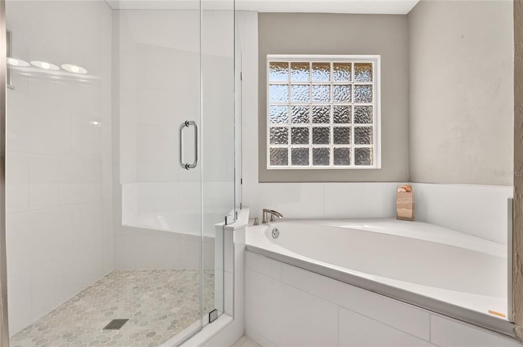 En Venta: $625,000 (4 camas, 2 baños, 2191 Pies cuadrados)