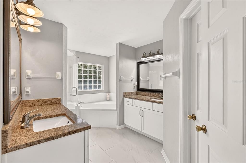 En Venta: $625,000 (4 camas, 2 baños, 2191 Pies cuadrados)