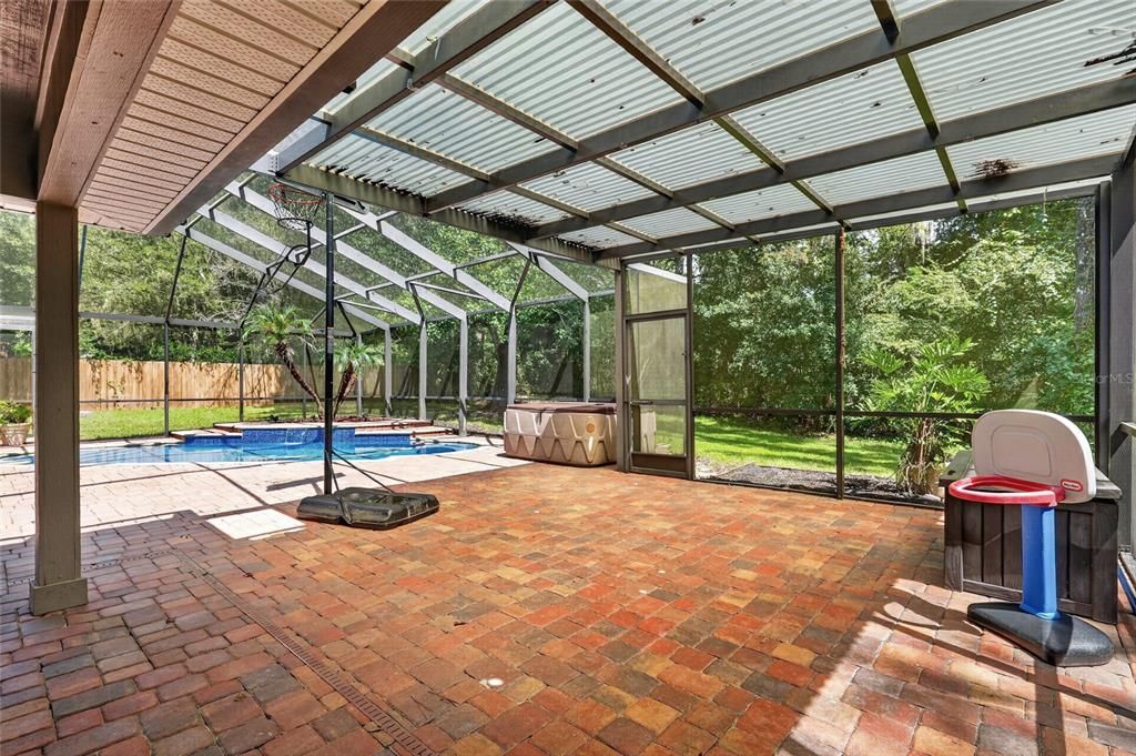 En Venta: $625,000 (4 camas, 2 baños, 2191 Pies cuadrados)