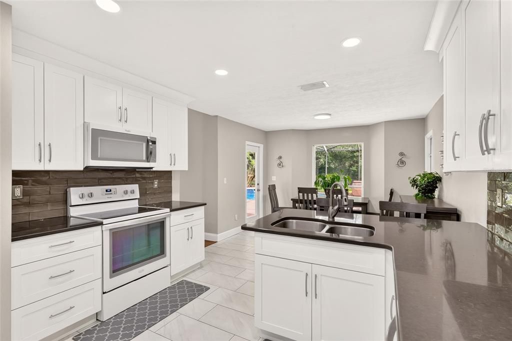 En Venta: $625,000 (4 camas, 2 baños, 2191 Pies cuadrados)