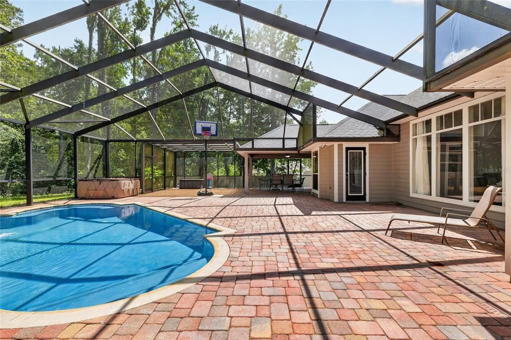En Venta: $625,000 (4 camas, 2 baños, 2191 Pies cuadrados)