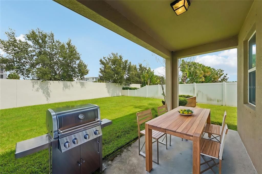 En Venta: $470,000 (4 camas, 2 baños, 1993 Pies cuadrados)