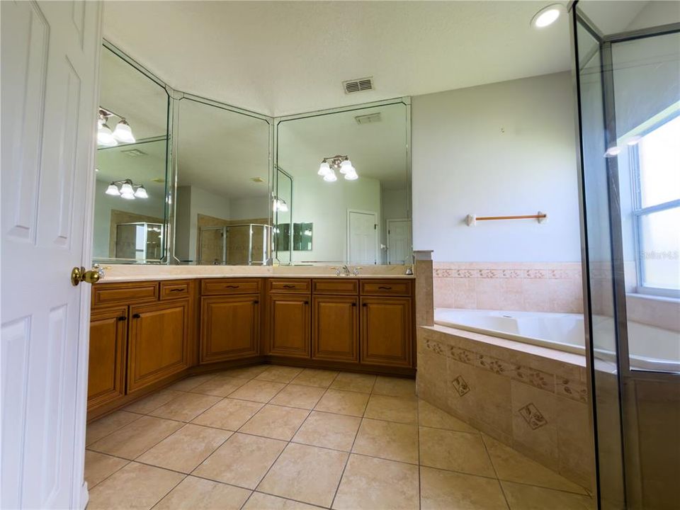 En Venta: $419,900 (3 camas, 2 baños, 2533 Pies cuadrados)