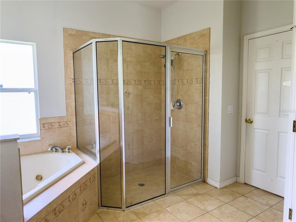 En Venta: $419,900 (3 camas, 2 baños, 2533 Pies cuadrados)