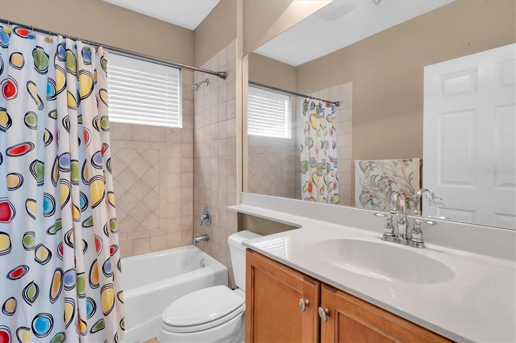 En Venta: $799,000 (5 camas, 3 baños, 3211 Pies cuadrados)