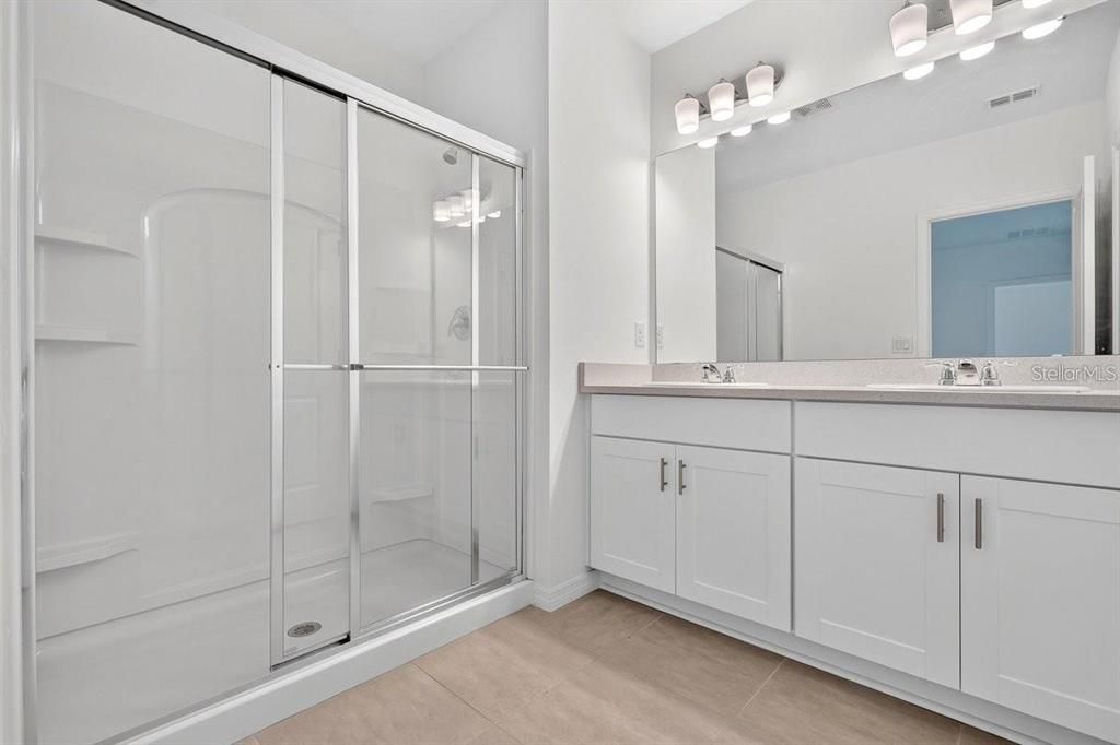 В аренду: $2,400 (4 спален, 3 ванн, 2106 Квадратных фут)