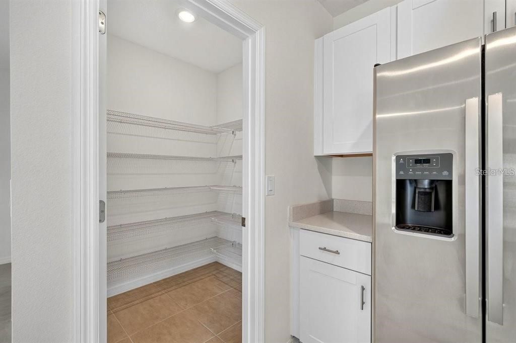 В аренду: $2,400 (4 спален, 3 ванн, 2106 Квадратных фут)