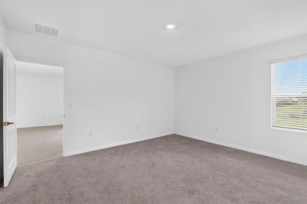 В аренду: $2,400 (4 спален, 3 ванн, 2106 Квадратных фут)