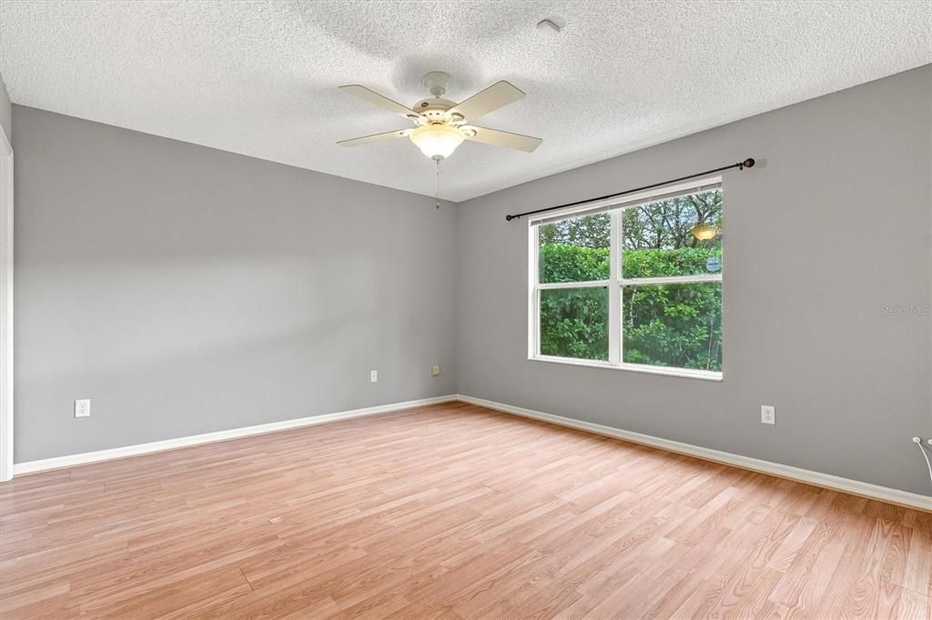 For Sale: $289,900 (3 beds, 2 baths, 1240 Square Feet)