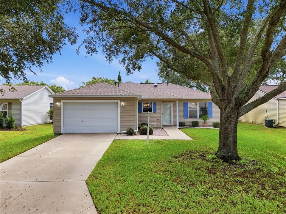 For Sale: $289,900 (3 beds, 2 baths, 1240 Square Feet)