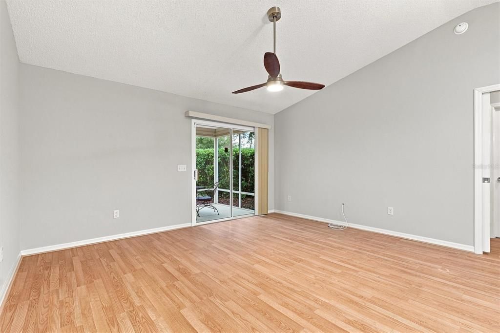 For Sale: $289,900 (3 beds, 2 baths, 1240 Square Feet)