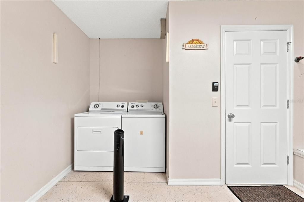 For Sale: $289,900 (3 beds, 2 baths, 1240 Square Feet)