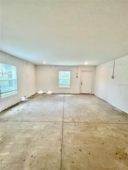 En Renta: $2,800 (3 camas, 3 baños, 1945 Pies cuadrados)