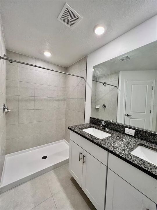 En Renta: $2,800 (3 camas, 3 baños, 1945 Pies cuadrados)