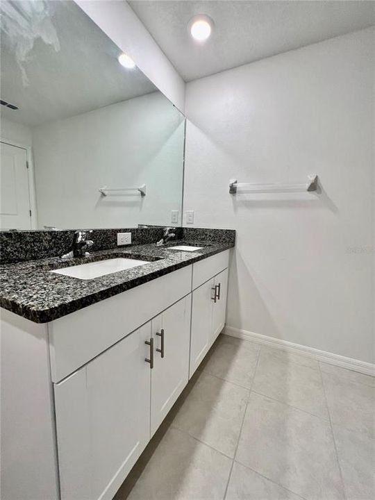En Renta: $2,800 (3 camas, 3 baños, 1945 Pies cuadrados)