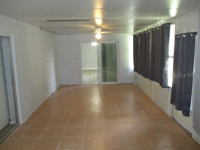 Activo con contrato: $2,850 (3 camas, 2 baños, 1854 Pies cuadrados)
