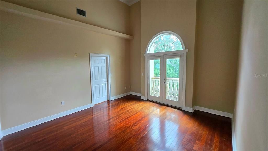 For Rent: $6,300 (4 beds, 3 baths, 2374 Square Feet)
