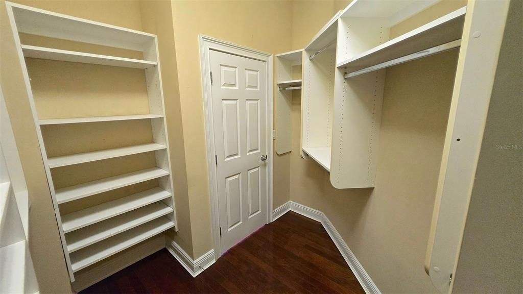 For Rent: $6,300 (4 beds, 3 baths, 2374 Square Feet)