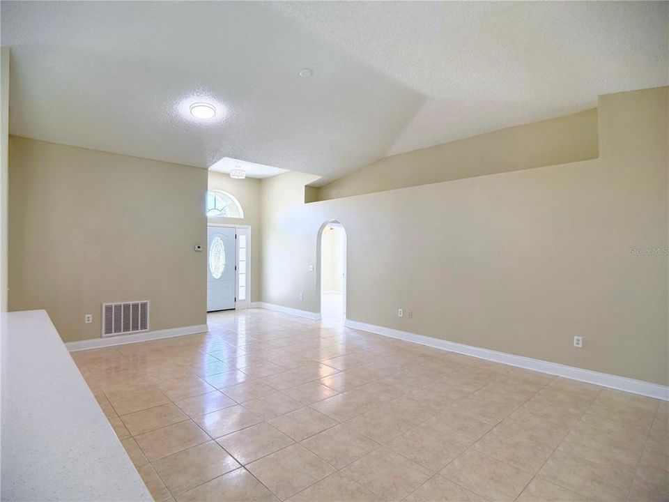 В аренду: $2,650 (3 спален, 2 ванн, 1617 Квадратных фут)