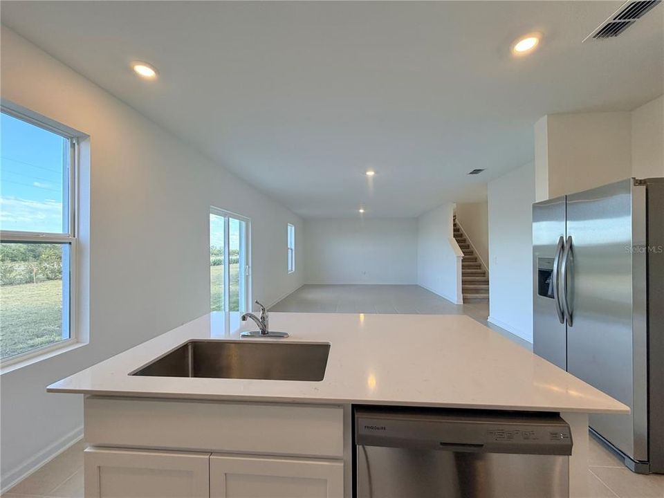 For Rent: $2,250 (5 beds, 3 baths, 2451 Square Feet)