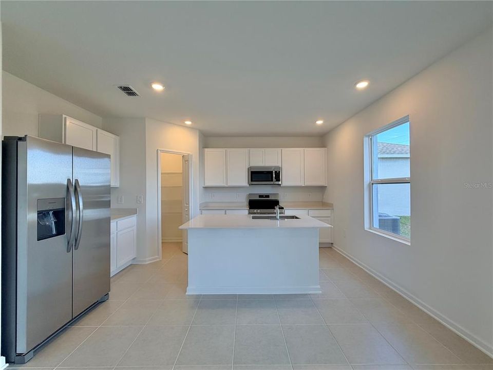 For Rent: $2,250 (5 beds, 3 baths, 2451 Square Feet)