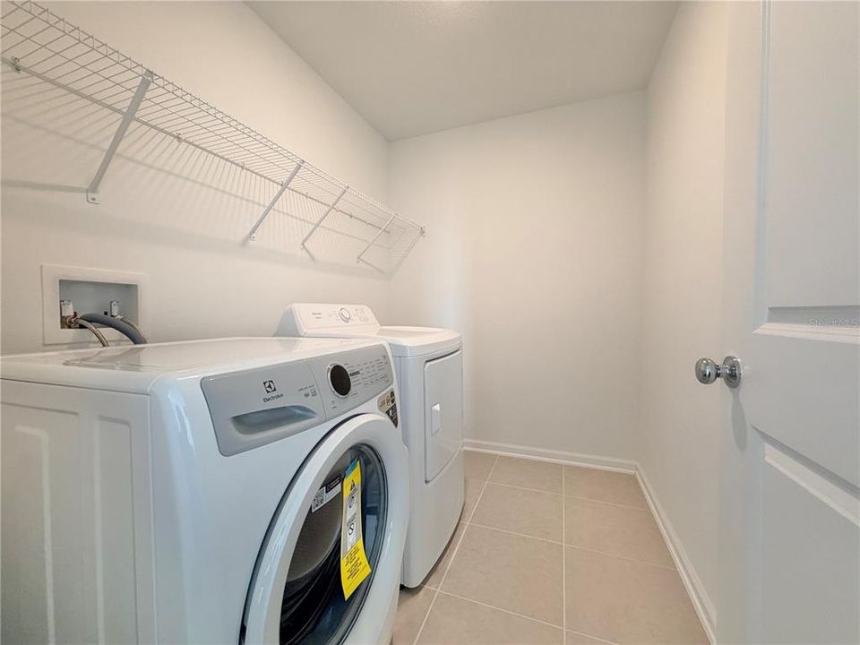 For Rent: $2,250 (5 beds, 3 baths, 2451 Square Feet)
